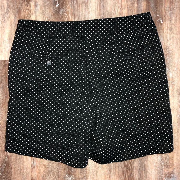 Larry Levine black white polka dot shorts Size 8 - Picture 3 of 3